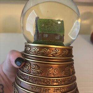 Taylor Swift Folklore Cabin